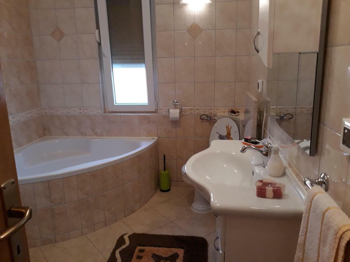 Apartment Matea Rovinj Exterior photo